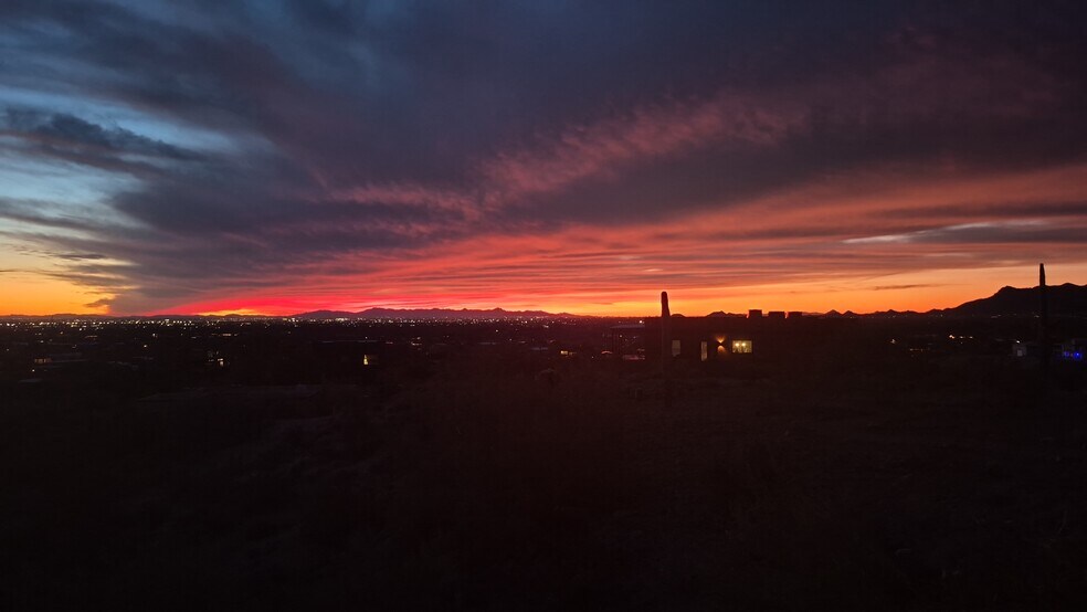 Building Photo - 2620 N Prospectors Rd