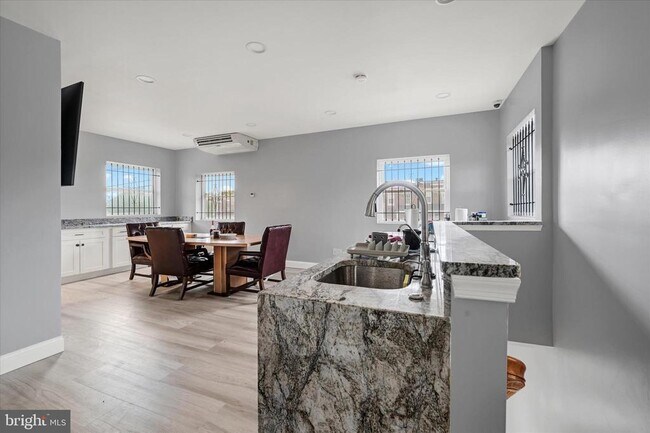 Building Photo - 2400 Annapolis Rd