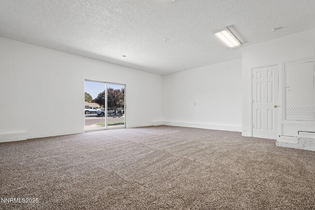 Building Photo - 600 Silver Lace Blvd