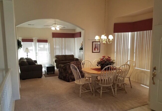 Building Photo - Furnished Quaint, Quiet Location, Centrally Located, 2 Bed 2.5 Bath