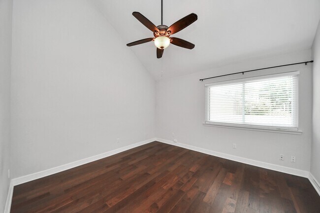 Building Photo - 742 Country Pl Dr