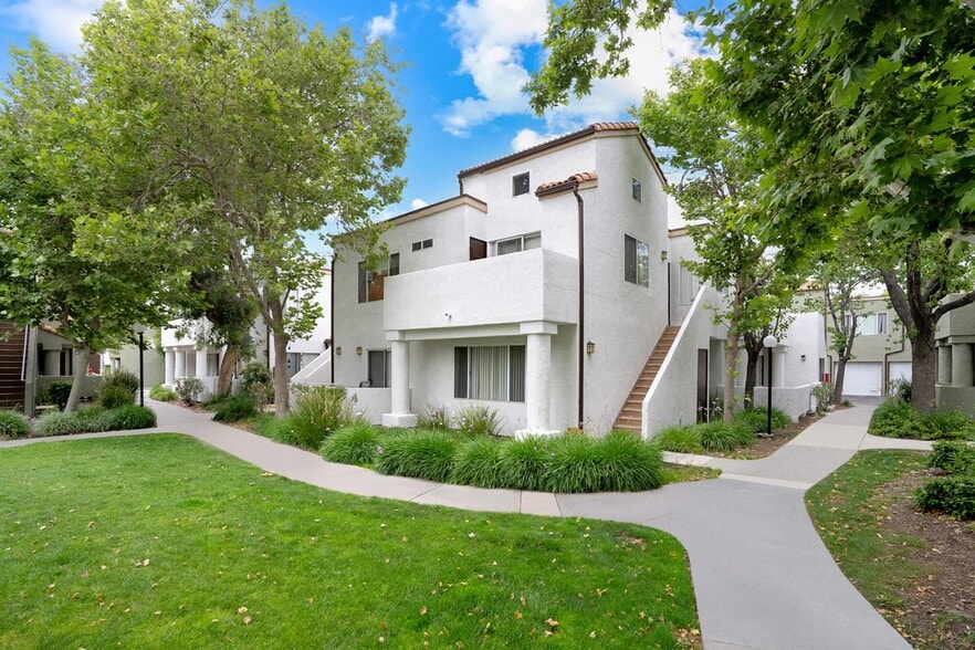 Building Photo - Riverpark