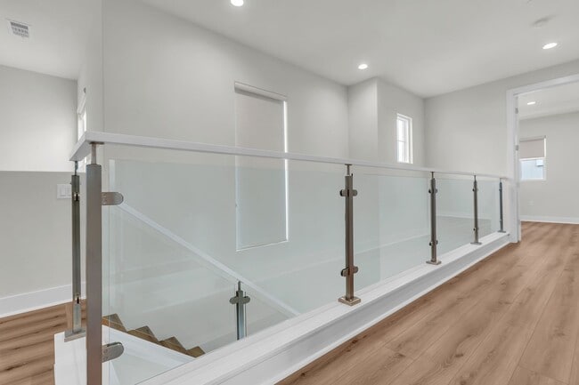 Building Photo - 720 Olivier Dr