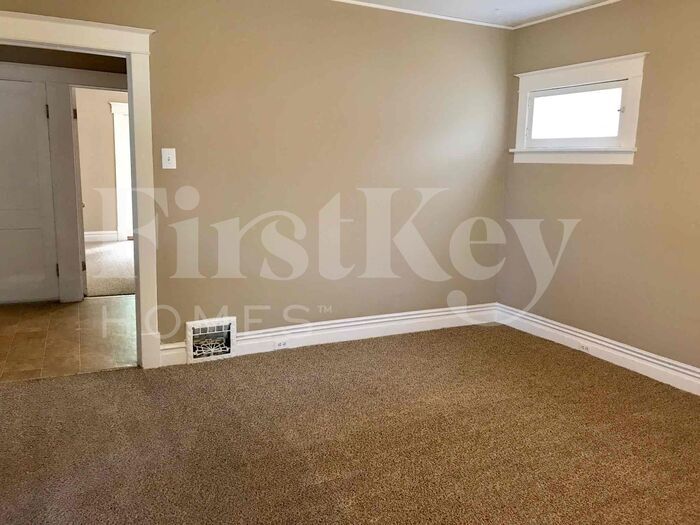 Building Photo - 2112 Lexa Dr