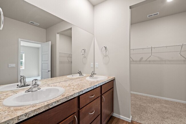 Building Photo - Newer 4 Bed 2 Bath DR Horton Home in Indian Trail