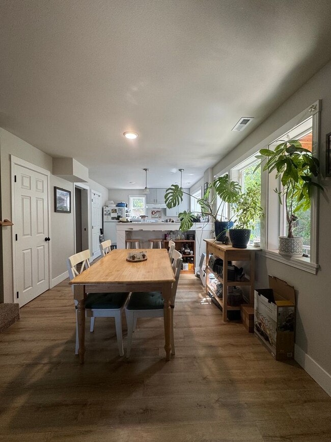 Building Photo - 3-Bed, 3-Bath Home for Lease w/ Rooftop De...