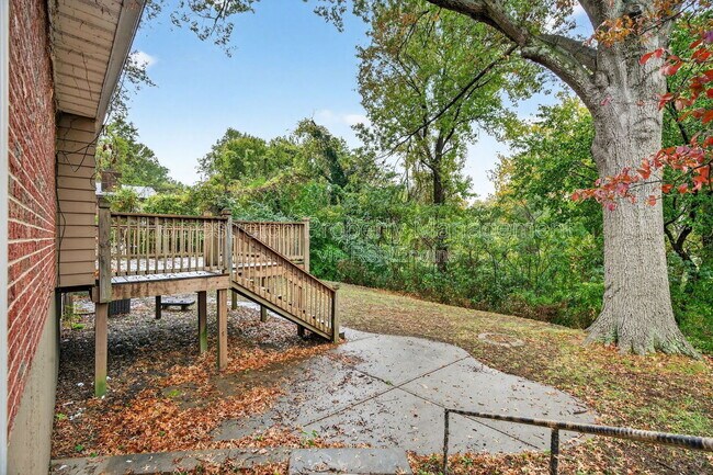 Building Photo - 23 Colchester Dr