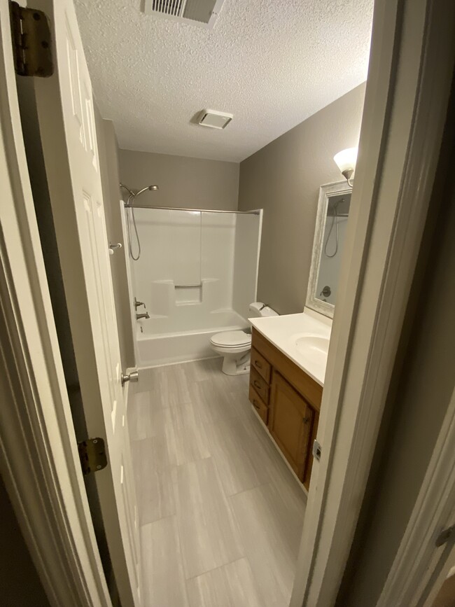 Building Photo - 4067 Coopers Hill Dr SE