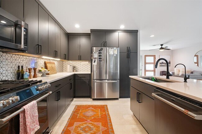 Building Photo - 5000 Lansing Dr