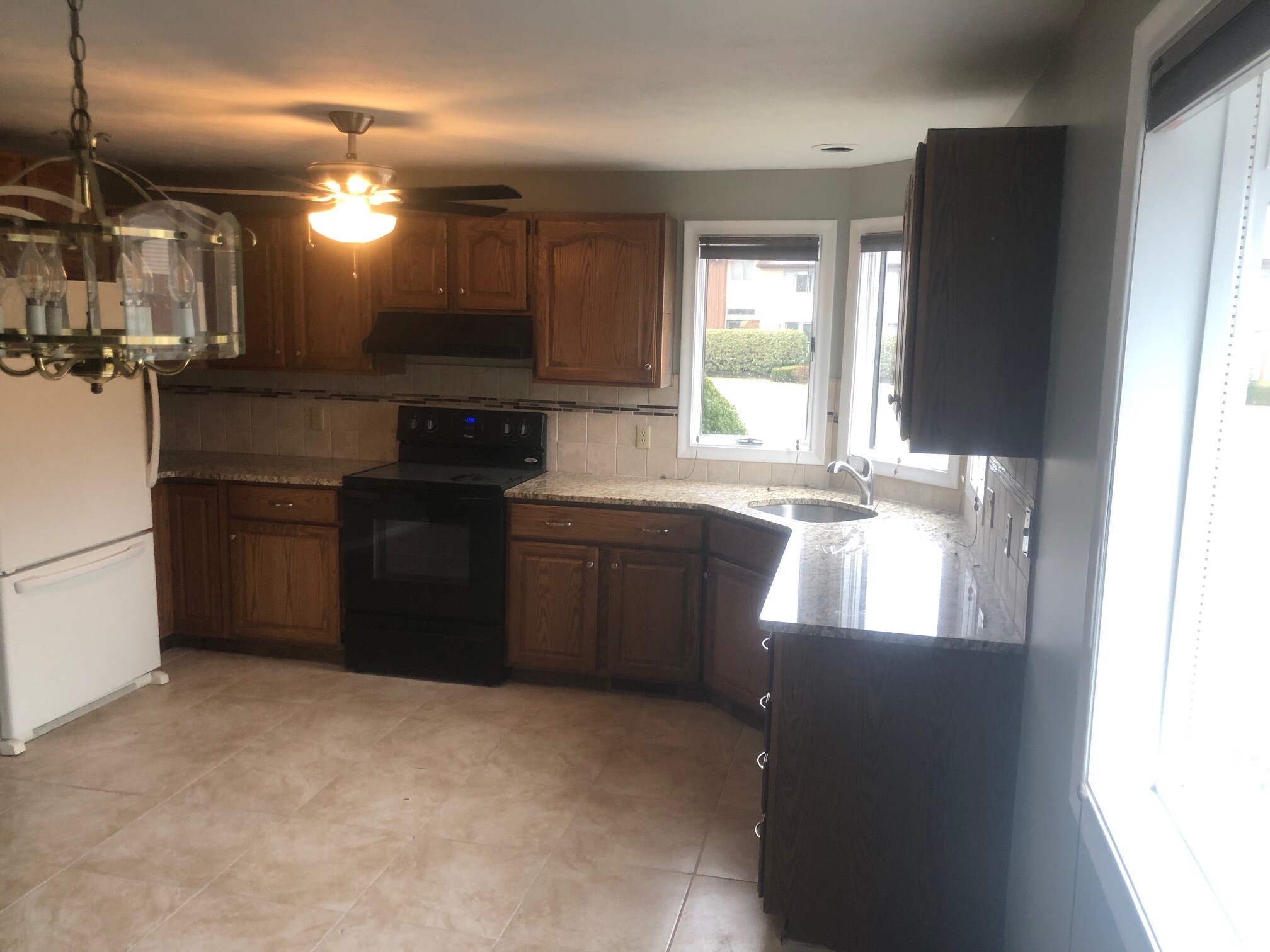 Building Photo - 163 Pine Grove Dr