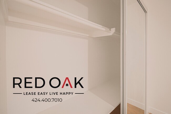 Building Photo - 2244 S Western Ave