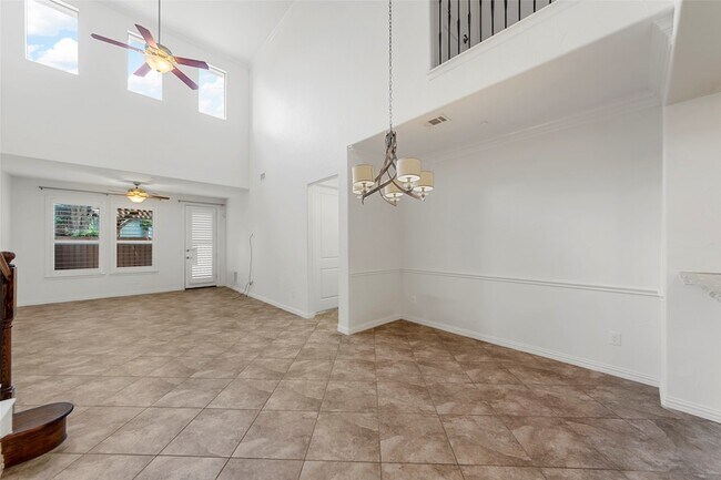 Building Photo - 4829 Bayview Dr