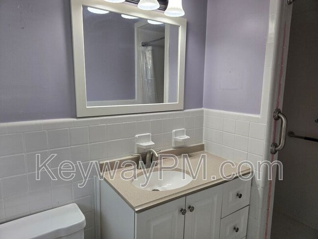 Building Photo - 161 Hickory Dr S Cir