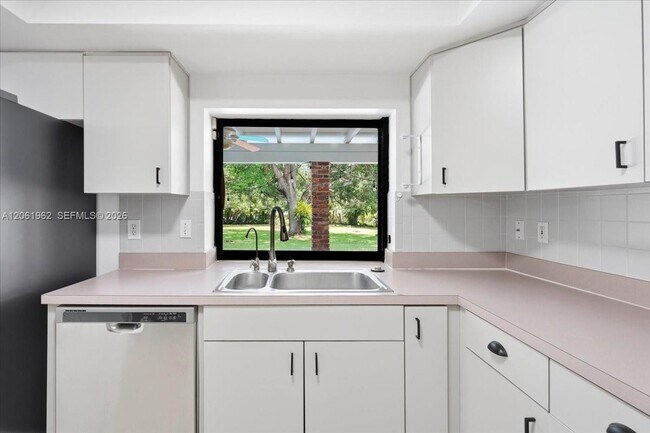 Building Photo - 12365 SW 60th Ct