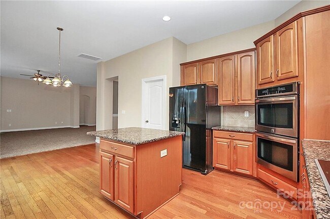 Building Photo - 311 Palmerston Ln