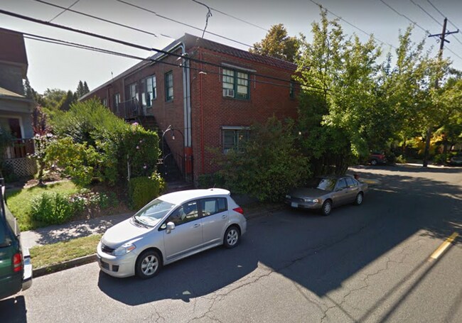 Building Photo - 3005 SE Morrison St