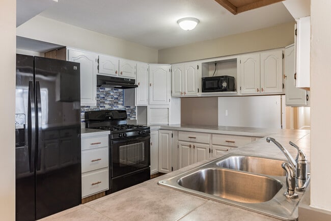 Building Photo - N1246 Walnut Rd