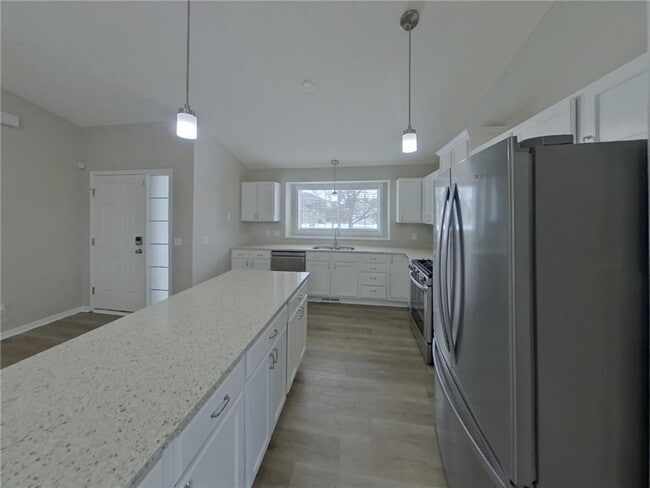 Building Photo - 21313 Independence Ave