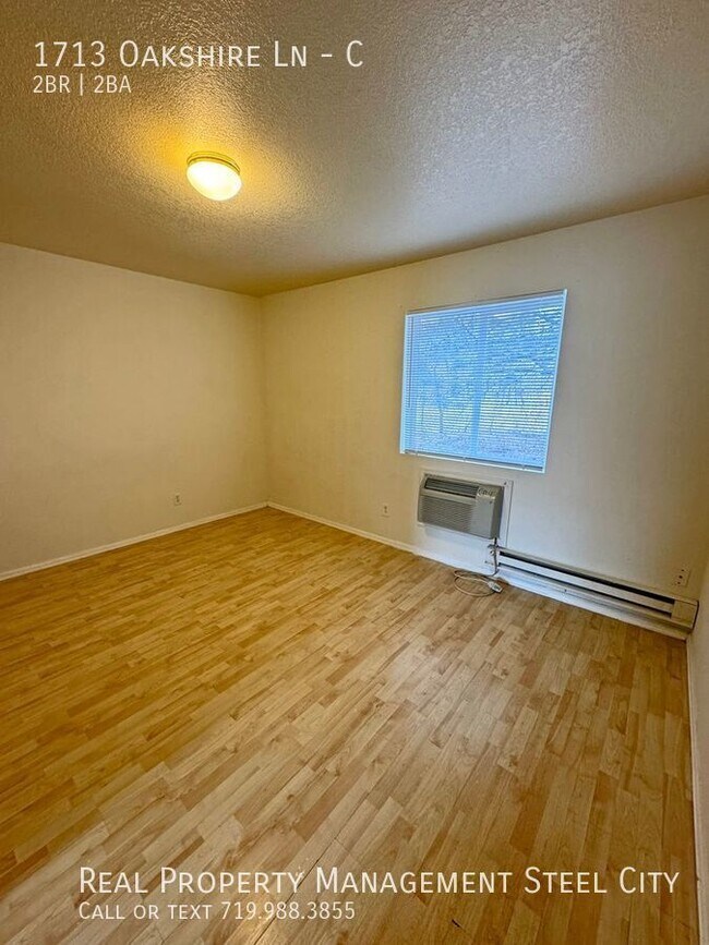 Building Photo - 1713 Oakshire Ln
