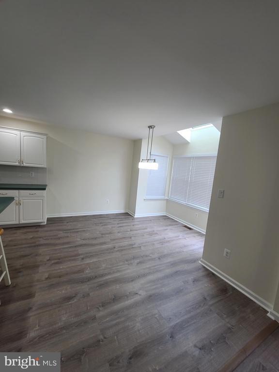 Building Photo - 121 Shoal Creek Dr