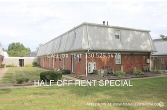 Building Photo - Half Off First Month Rent Special in Jacks...