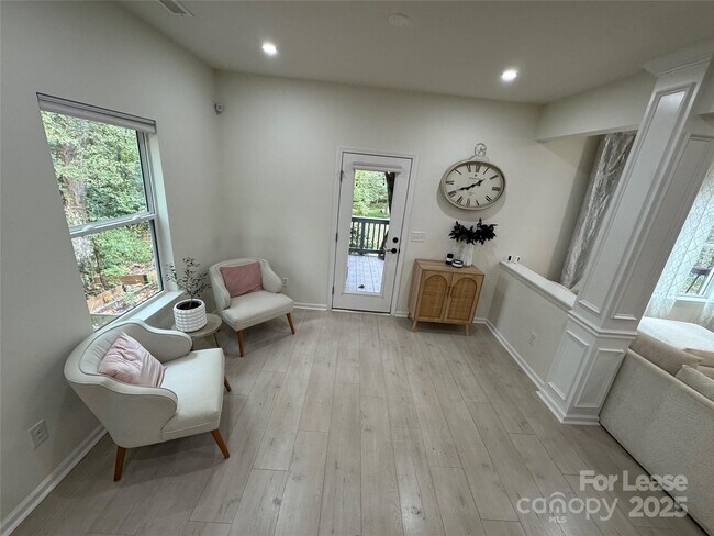 Building Photo - 8419 Aspen Ct