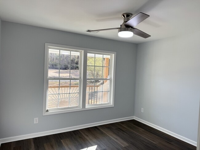 Building Photo - 118 Mineral Springs Rd