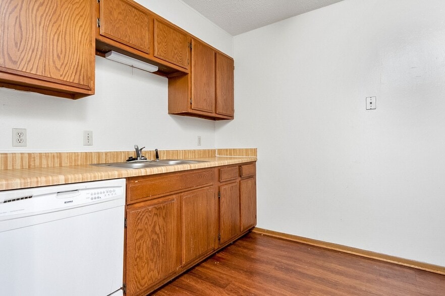 Interior Photo - Tiffany Square Apartments