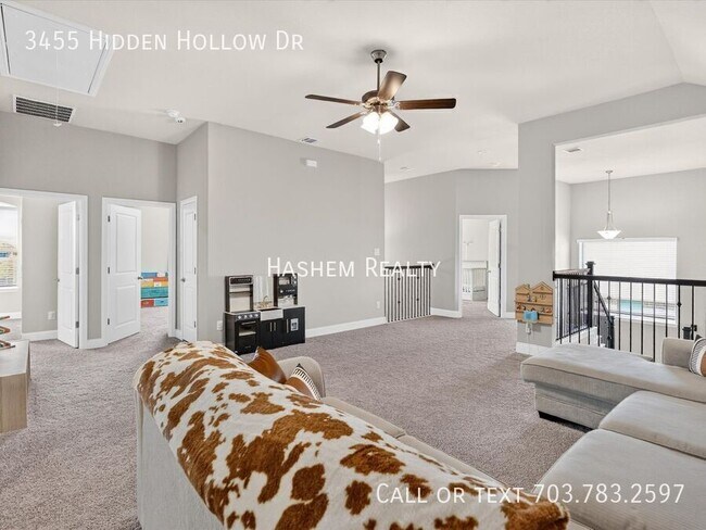 Building Photo - 3455 Hidden Holw Dr