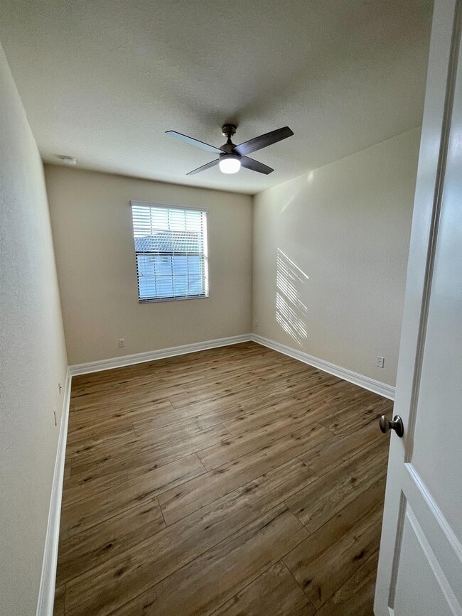 Building Photo - 10132 Eagle Creek Center Blvd