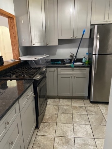 Kitchen - 3670 Oneida St