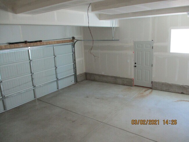 Building Photo - 3 Bed, 2.5 Bath - 2 Story Home in Windsor's Raindance Subdivision!