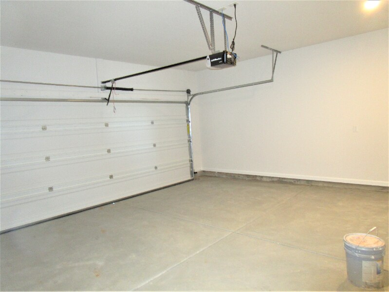 Building Photo - 215 Scenic Rd