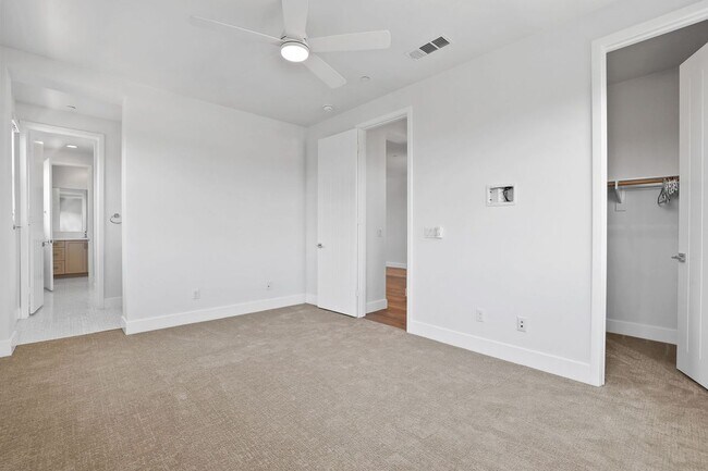 Building Photo - 1650 Murano Pl