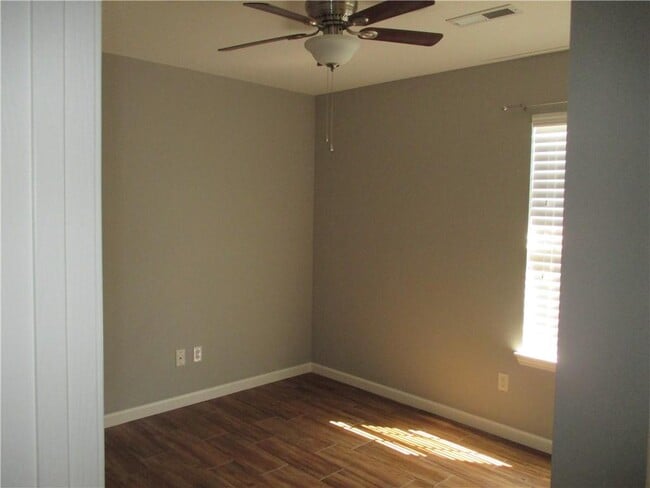 Building Photo - 2203 Chanel St