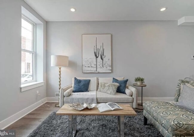 Building Photo - 1917 Pierce St