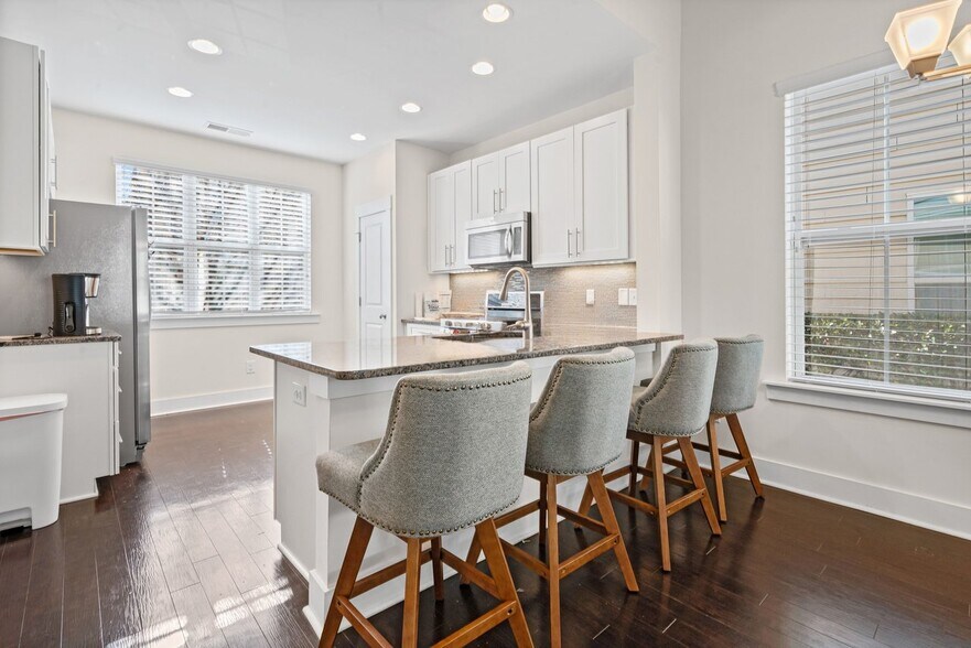 Building Photo - 1616 Pat Garrett St