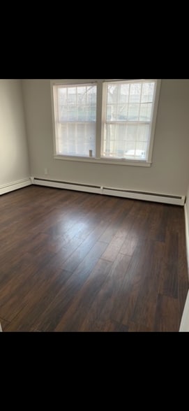 Building Photo - 933 Lafayette Ave Ext