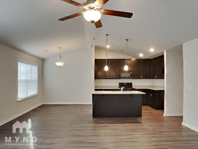 Building Photo - 117 Dasher Dr