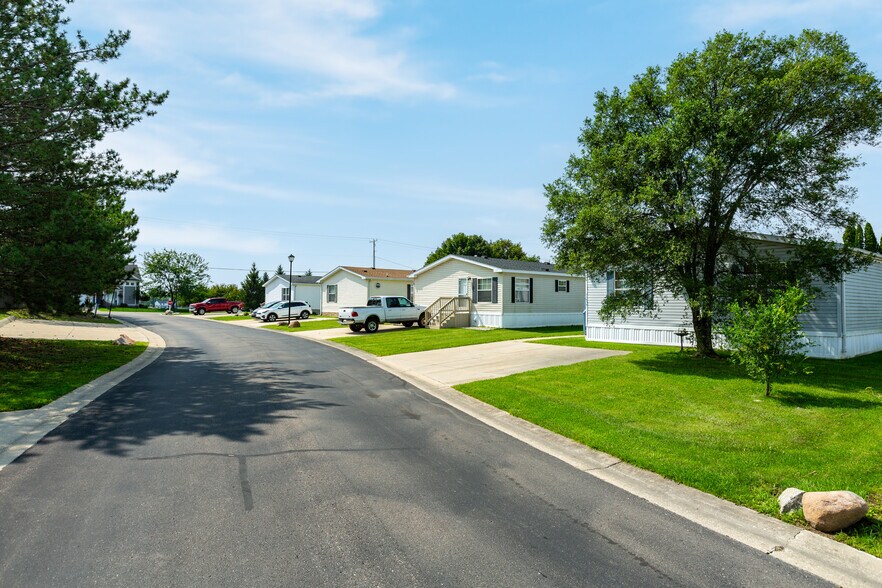 Building Photo - 2366 Harbor Dr