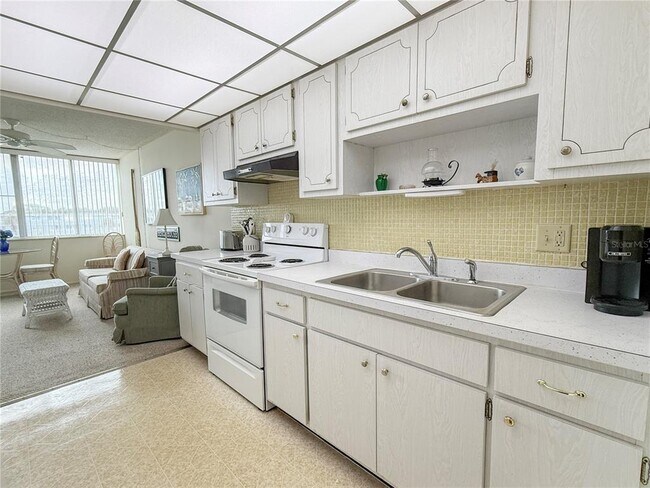 Building Photo - 4880 Locust St NE