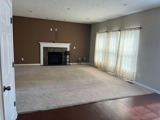 Building Photo - Spacious 4-Bedroom 2.5 Bath Gem in Avon, OH!