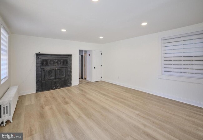 Building Photo - 14 W Bridge St