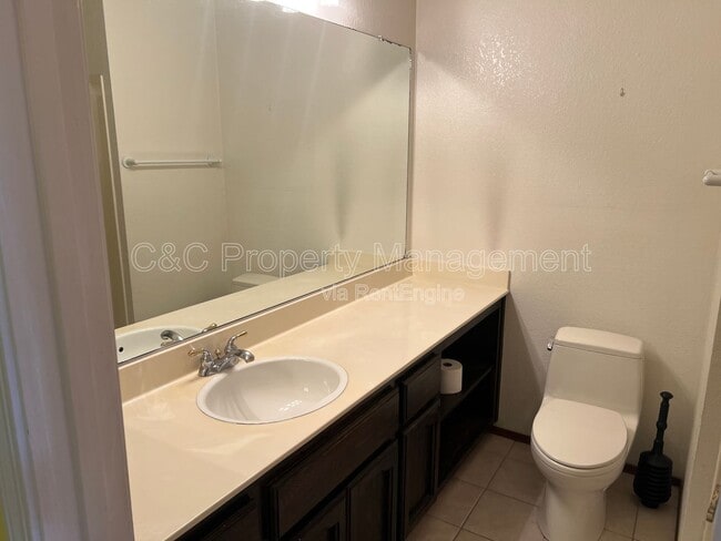 Building Photo - 293 Saybrook Way