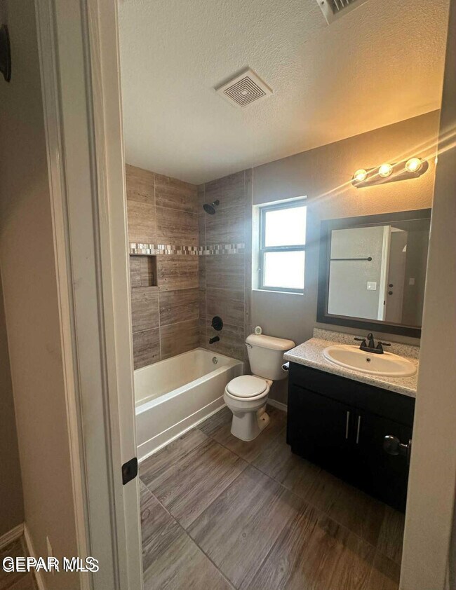 Building Photo - 13661 Mill Hill Ct