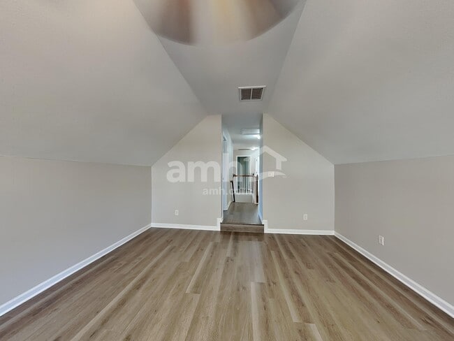 Building Photo - 2001 Moonstone Ln