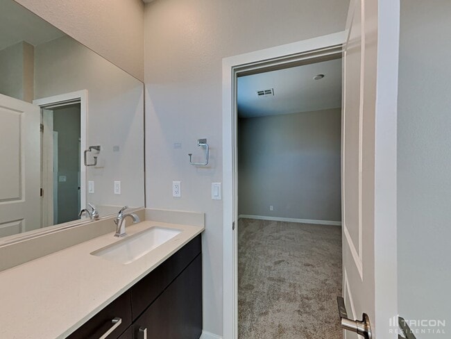 Building Photo - 6852 Whisper Canyon Pl