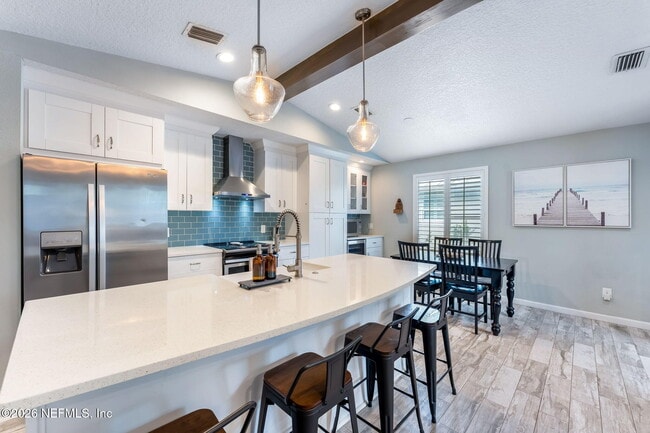 Building Photo - 1170 19th St N