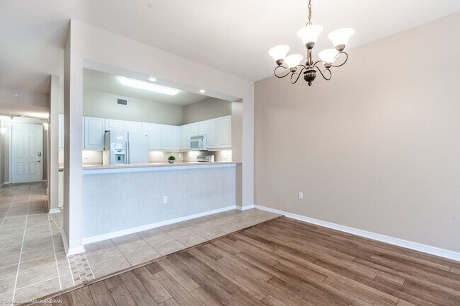 Building Photo - WALKING DISTANCE TO SUNSEEKER RESORT AND P...