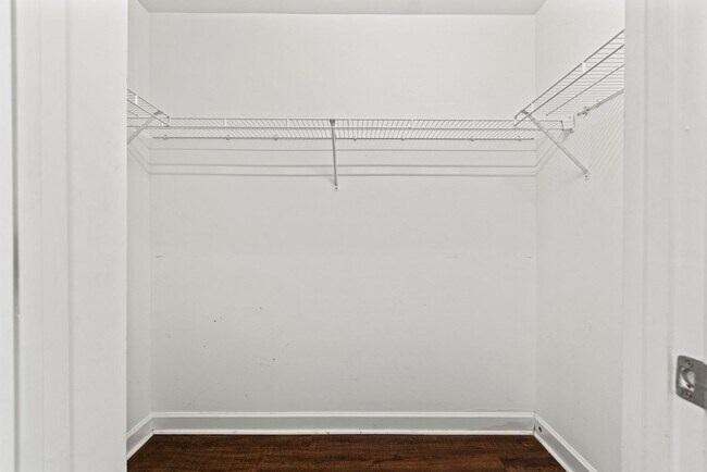 Building Photo - 2820 Bloomfield Ln